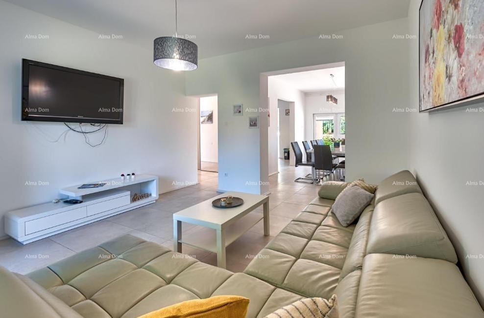 Prodaja kuće s bazenom i pogledom na more – Ližnjan 11