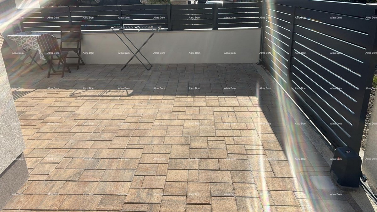 ŠIŠAN, house with two residential units, 195 m2 3