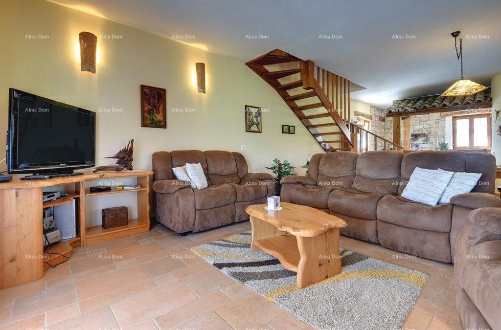 Prodaje se prekrasna vila sa bazenom u blizini Pazina 26