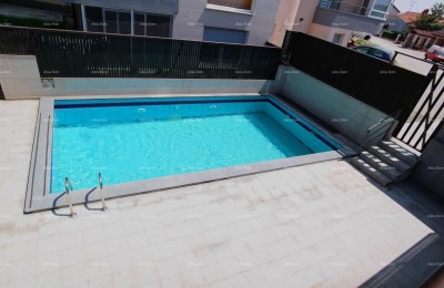 Apartment for sale with a shared pool, Pula