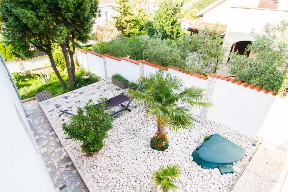 For Sale: Apartment House with Pool and Sea View – Banjole! 13