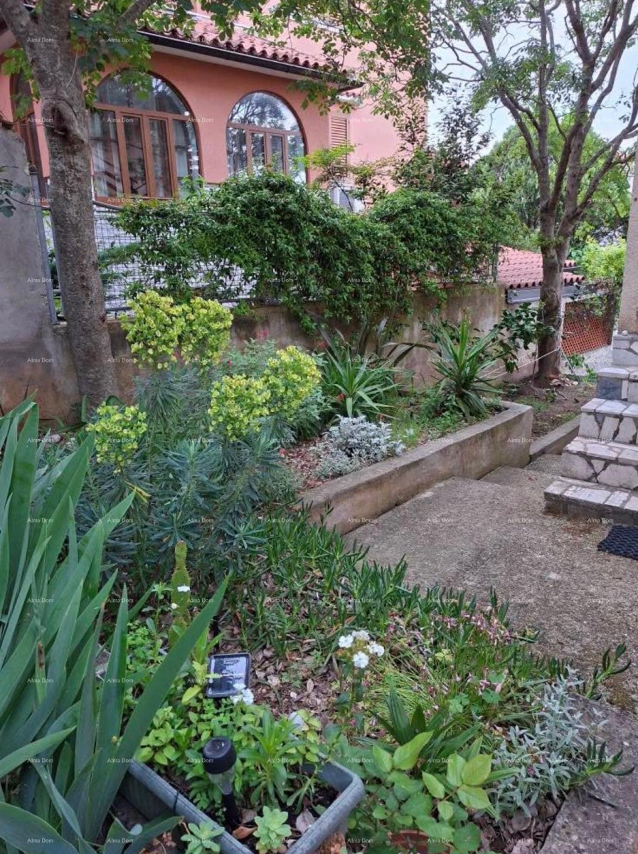 Prodaje se stan u Banjolama – 81 m², blizina mora 2