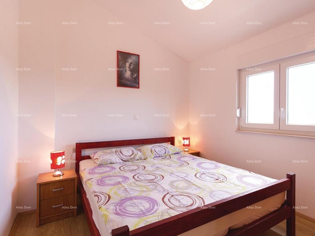 House with a Pool, VALBANDON 12