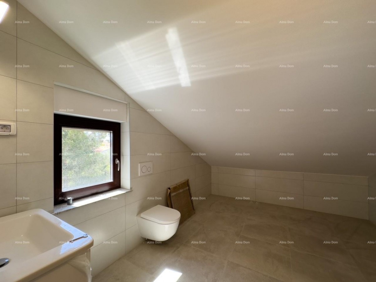 Vendiamo un appartamento con una bellissima vista sul mare! Premantura! 14