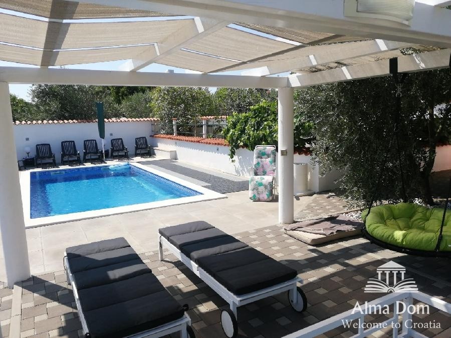 5 star holiday villa. 1