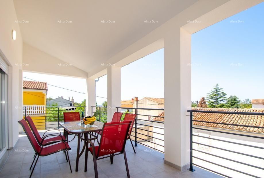 Vendita di un appartamento su due piani con grande giardino e garage, Ližnjan! 1