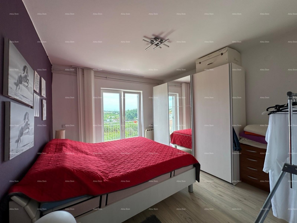 We are selling an apartment in a quiet location. Busoler. 19