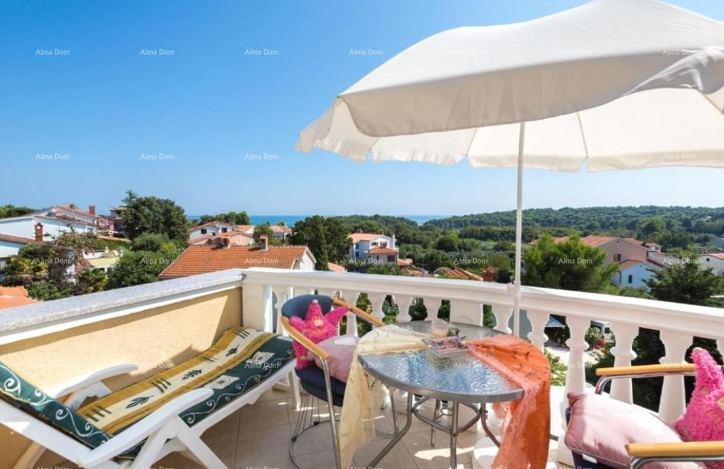 Kuća s apartmanima i bazenom u Premanturi – pogled na more! 14