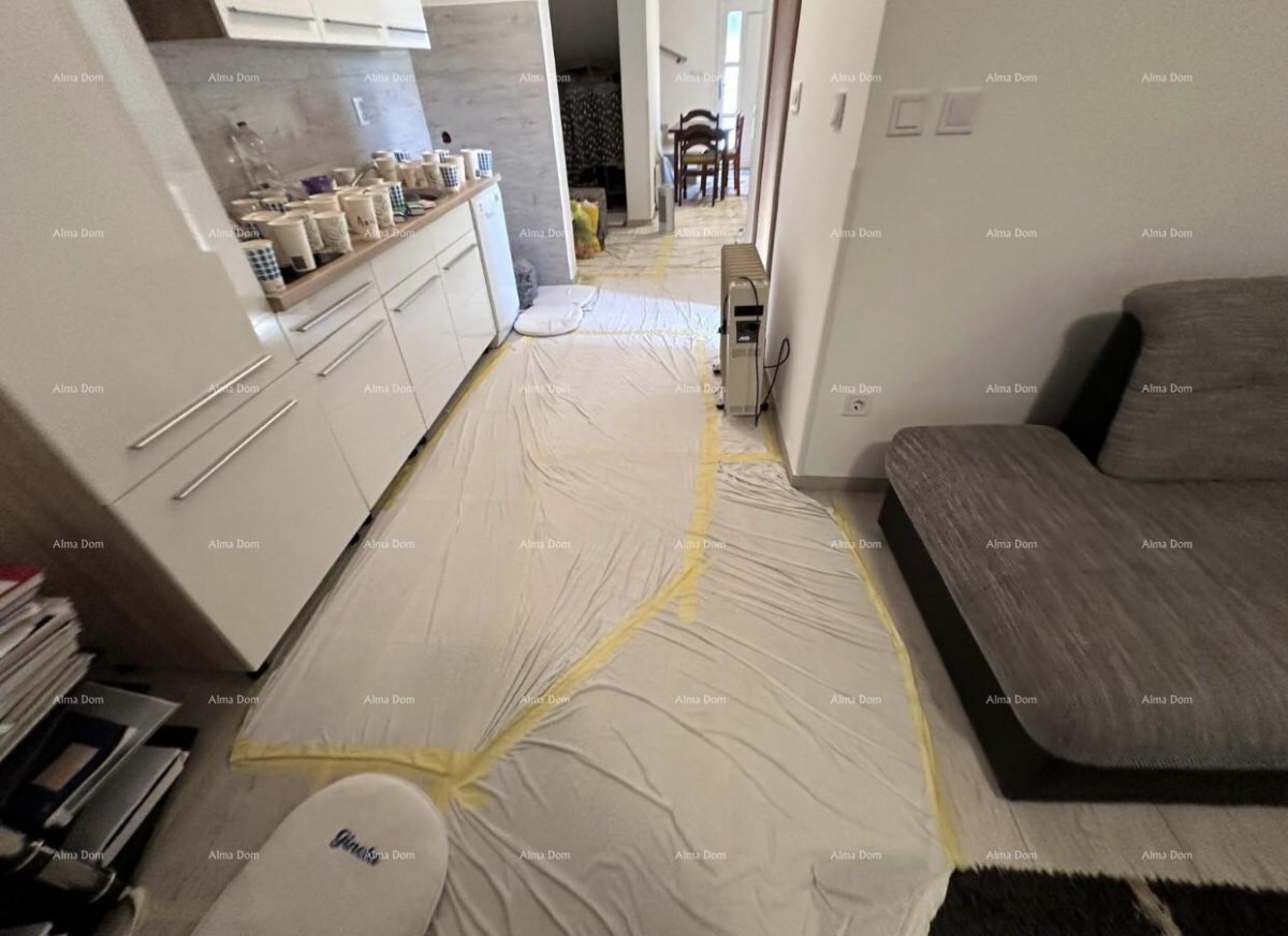 House with permission to build 4 apartments! 28