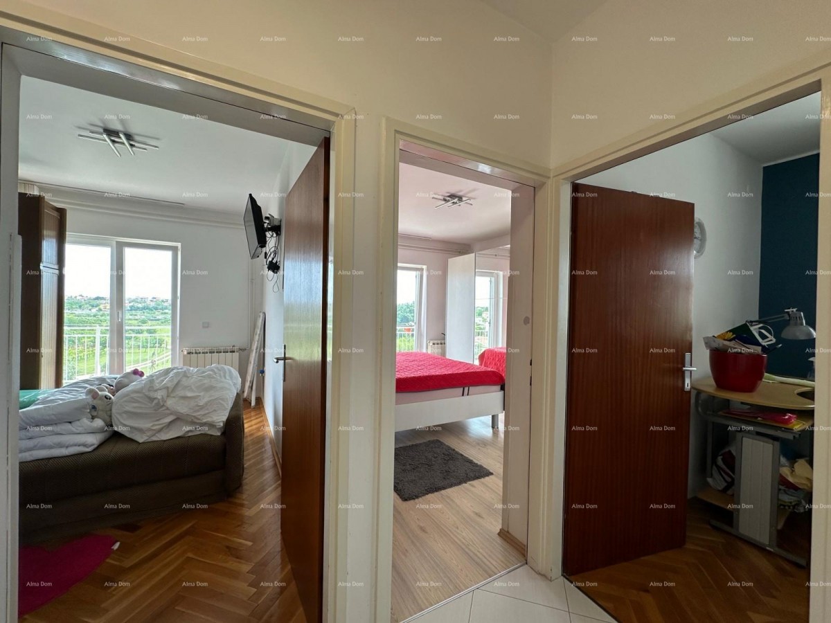 We are selling an apartment in a quiet location. Busoler. 18