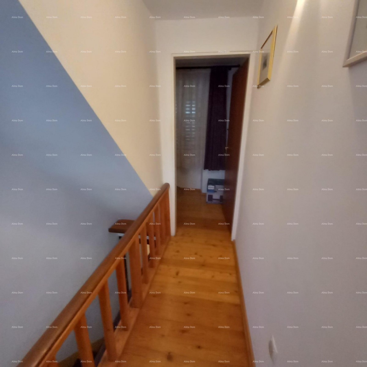 Casa spaziosa a Marčana con tre piani e giardino in vendita. 11