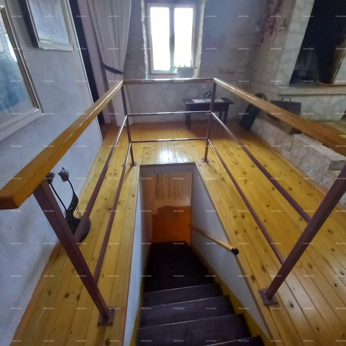 Casa spaziosa a Marčana con tre piani e giardino in vendita. 27