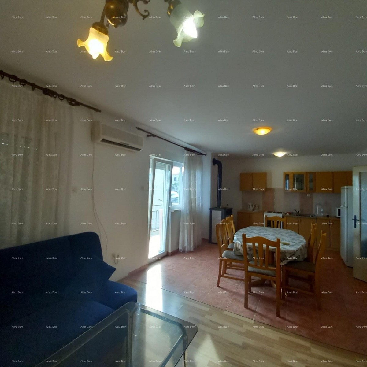 Prodaja, Ližnjan , kuća u nizu sa tri apartmana. 34