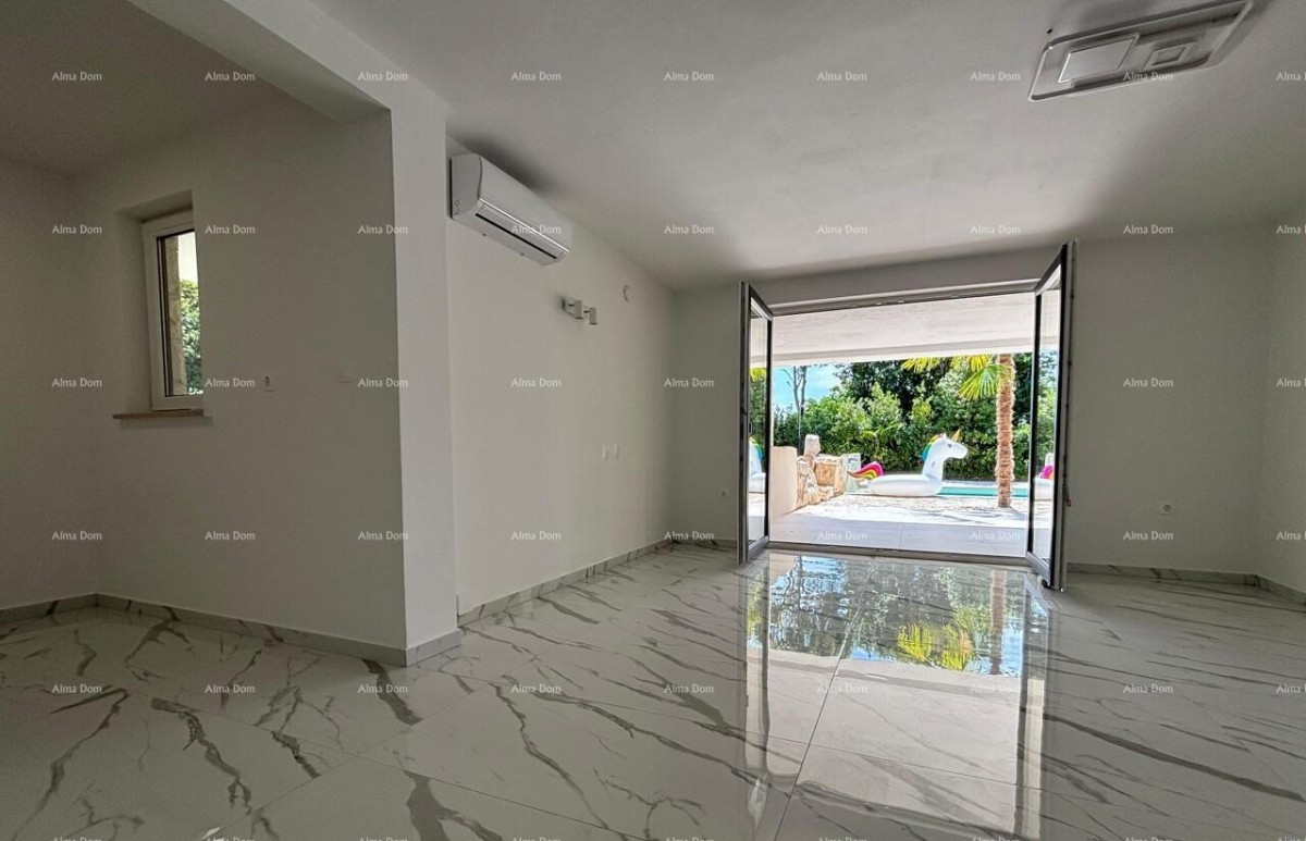 Продажа - большая квартира с двумя отдельными жилыми единицами и частным бассейном и двором, Умаг! 2