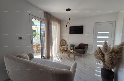 MARČANA – Casa moderna con piscina e giardino