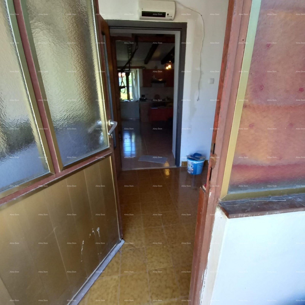 In vendita: affascinante casa istriana con ampio cortile – Valtura 11