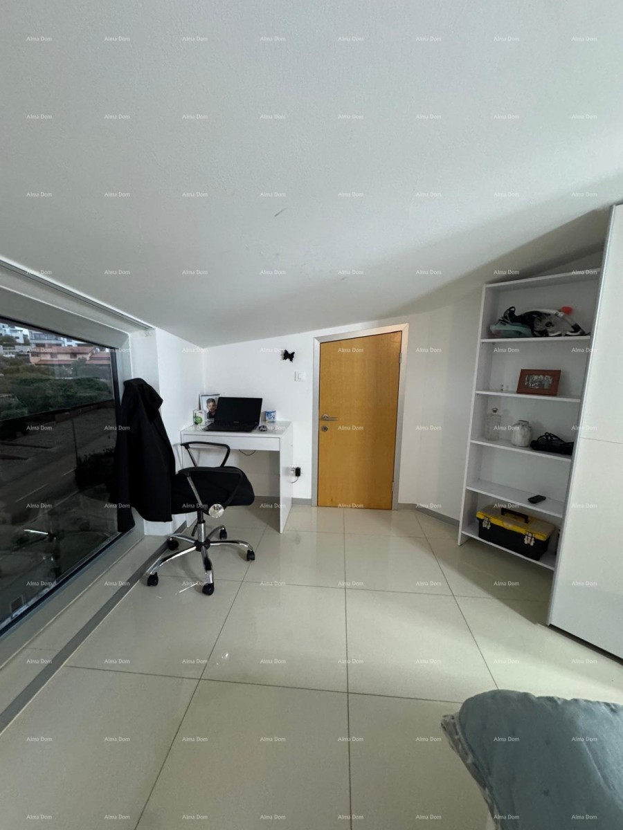 Novigrad, con una camera da letto. Edificio con ascensore. 8