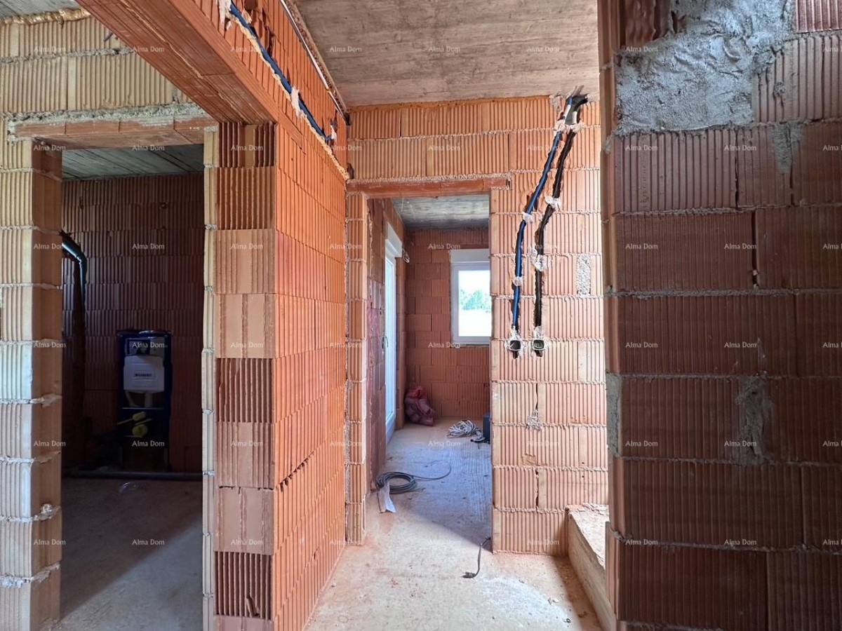 Umag.Продается сдвоенный дом на стадии черновой отделки 16