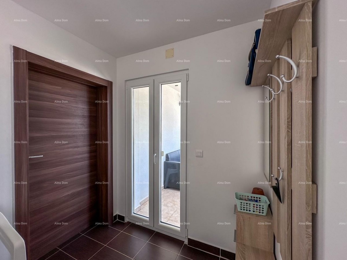 Vendiamo una casa con due appartamenti a Valbandon. 3