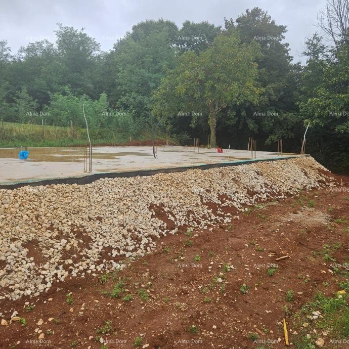 Продажа - строительный участок с разрешением и начатым строительством, вблизи Барбана! 1