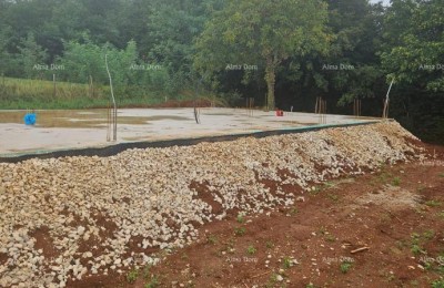 Vendita - terreno edificabile con permesso e costruzione avviata, vicinanza a Barbana!