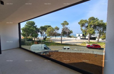 Luxury apartment in Fazana. Right next to the beach. Direct sea view.