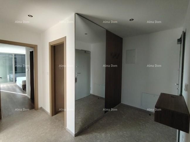 Vrhunski trosoban stan s pogledom na more, opremljen 9