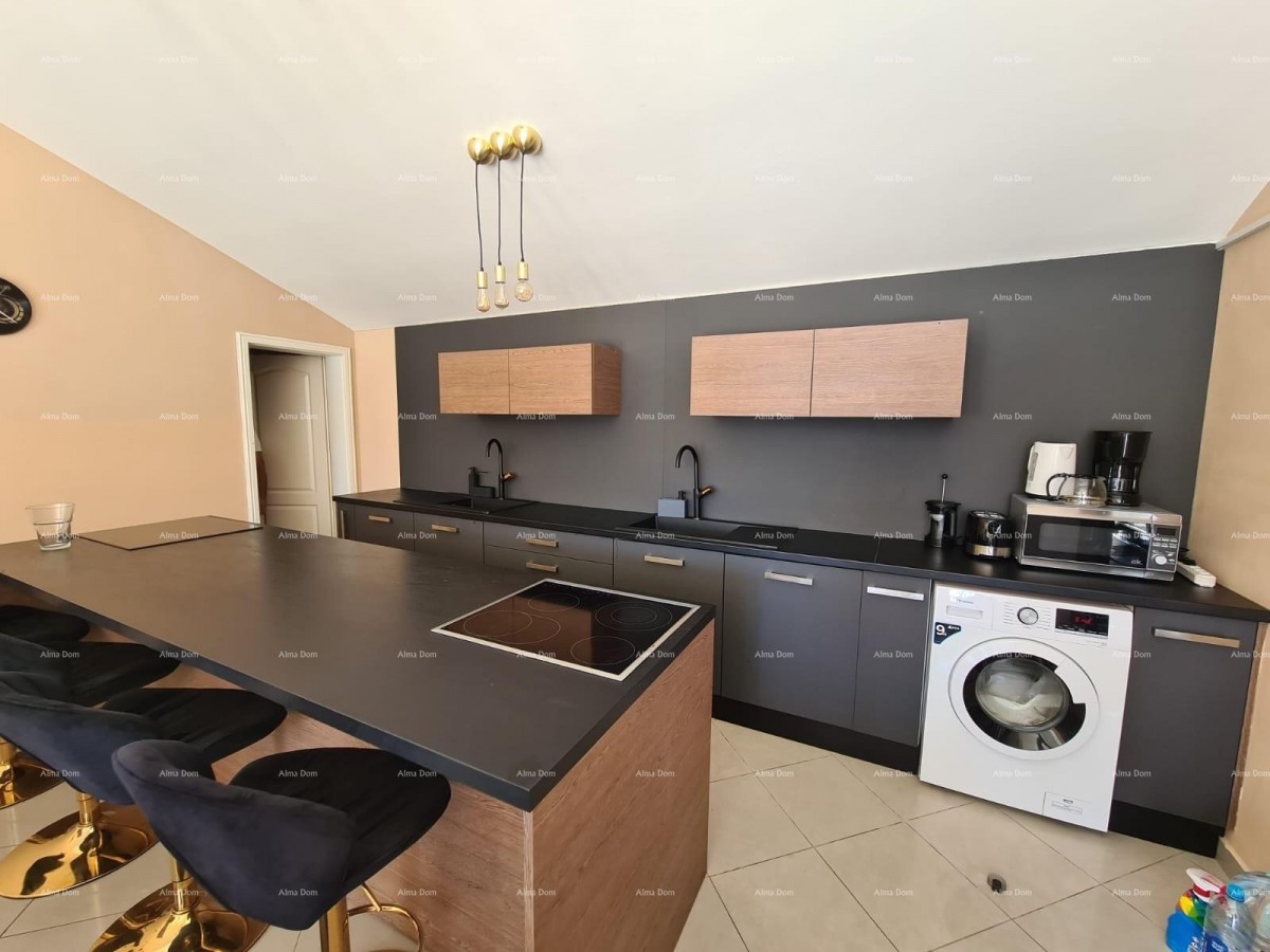 Na prodaju hiša s bazenom – Valtura 48