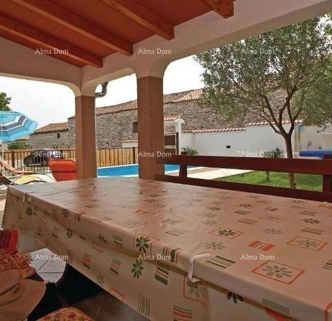 Шарматный дом с бассейном, Марчана 6