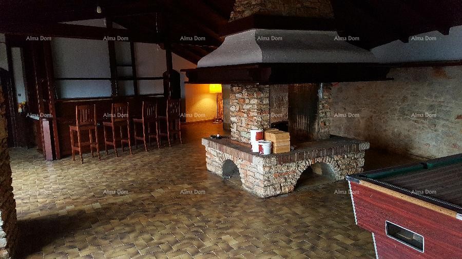 House with a restaurant near Ližnjan - Great investment! 24