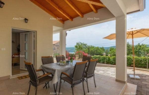 Trget – Prelijepa kuća s panoramskim pogledom na more 9