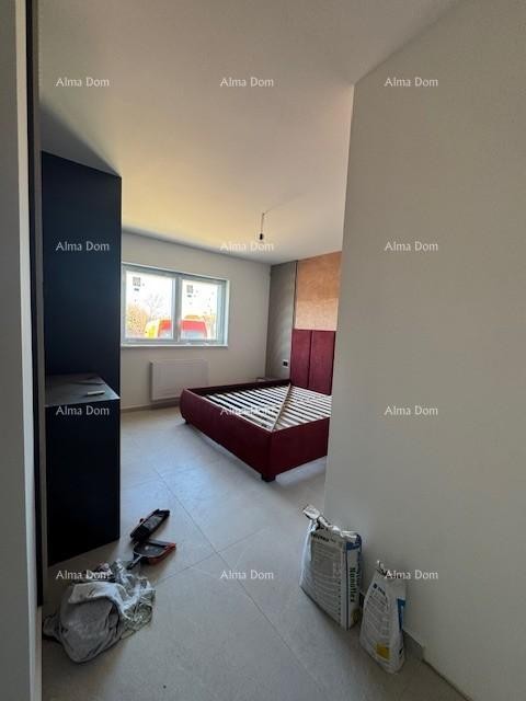 Šišan. Novozgrajena hiša z bazenom 13