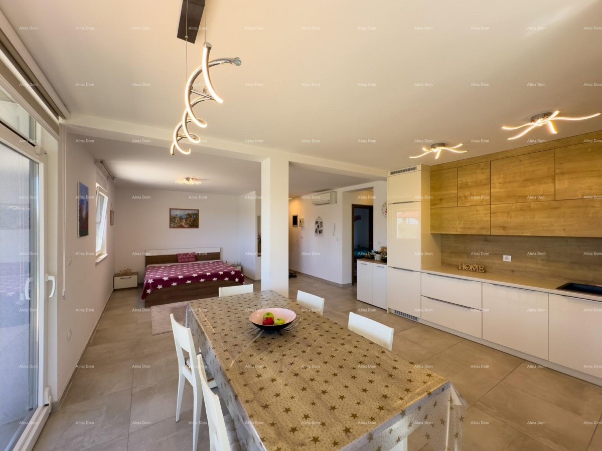 Продаем квартиру на первом этаже с собственным бассейном. Медулин 5