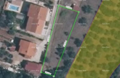 Градостроительный участок 750 м² в Пуле.