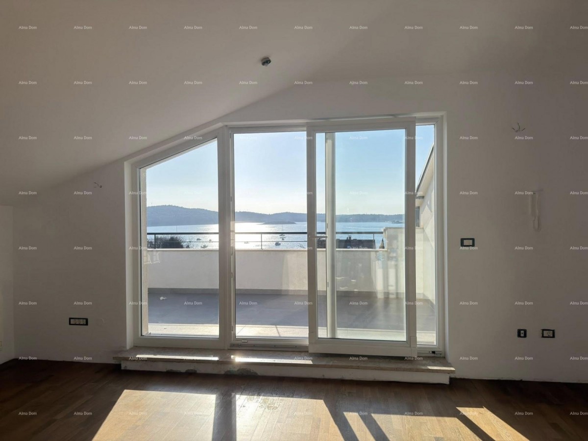 MEDULIN – penthouse s otvorenim pogledom na more, 150 m od obale 1