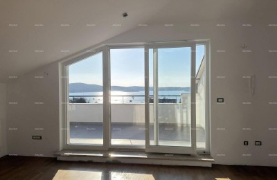 MEDULIN – penthouse with an open sea view, 150 m from the shore