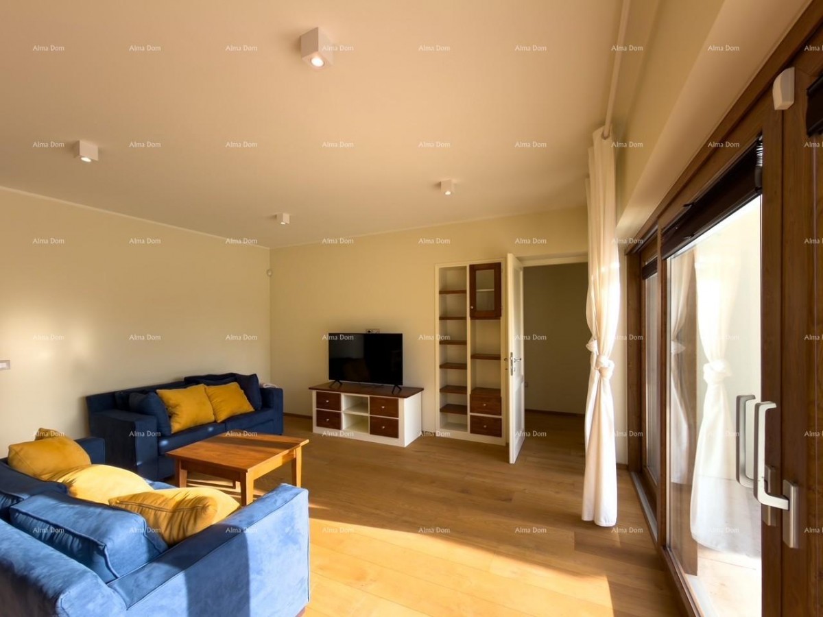 Vendiamo una villa con vista sui Brioni! 8