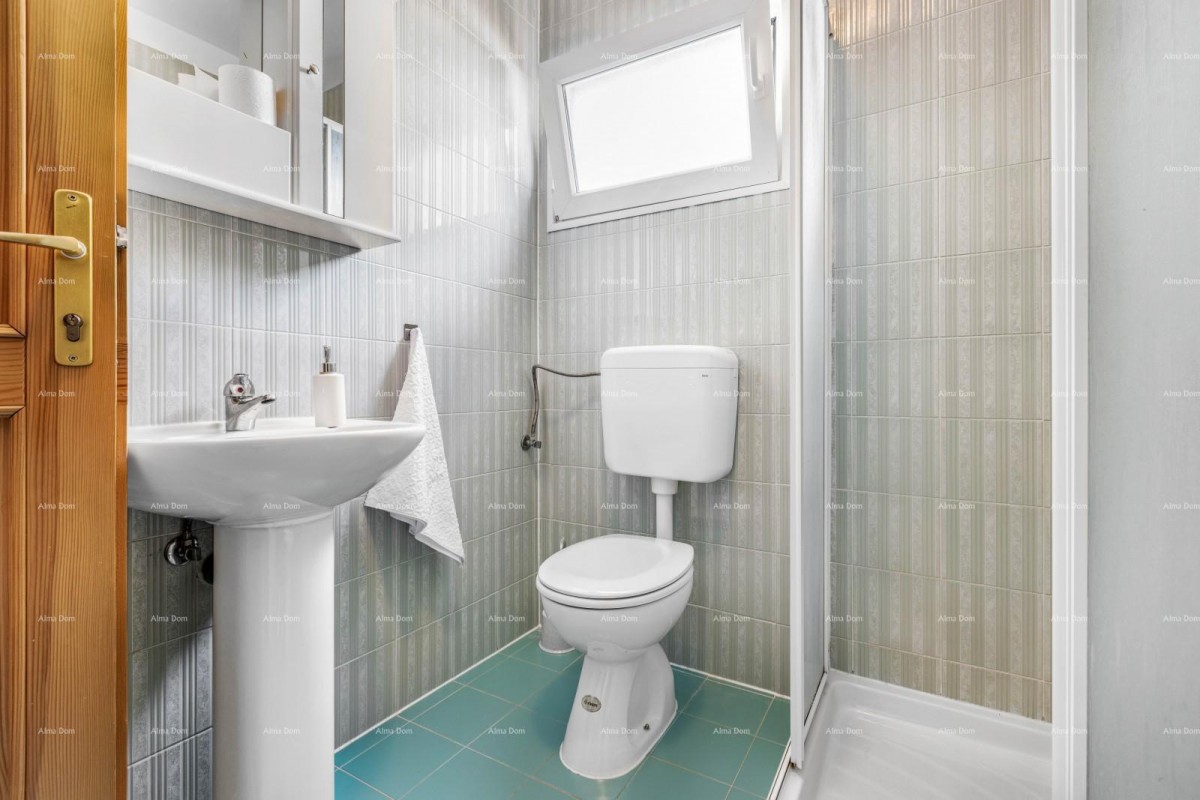 Prodamo dve povezani hiši v Pomeru 36