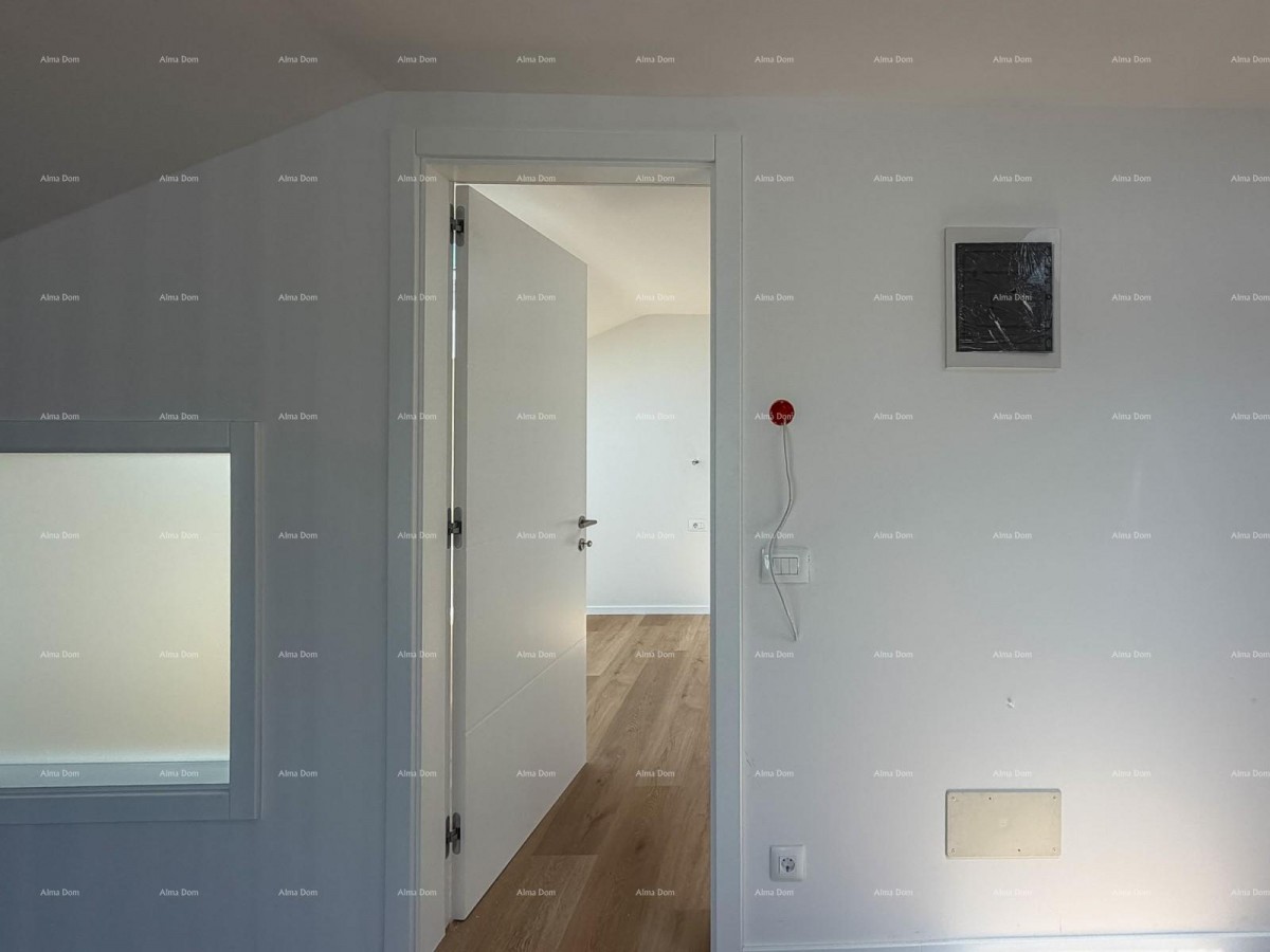 DVOETAŽNI APARTMA V CENTRU POREČA 12