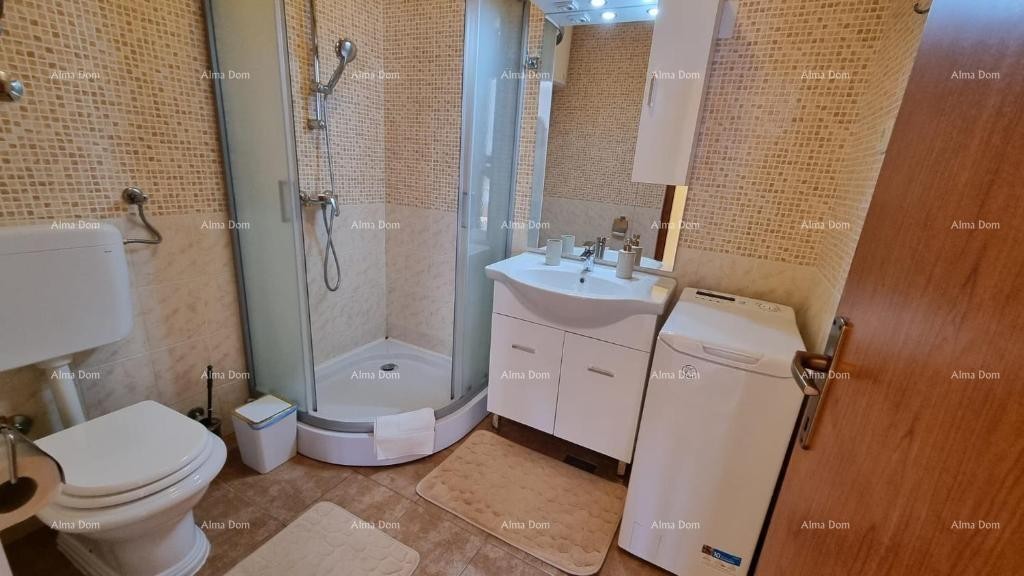 Excellent opportunity! PROPERTY WITH USAGE PERMIT. Exclusive sale of an apartment in a prime location with a garden and parking space. Sea view! Pošesi, Medulin!! 15