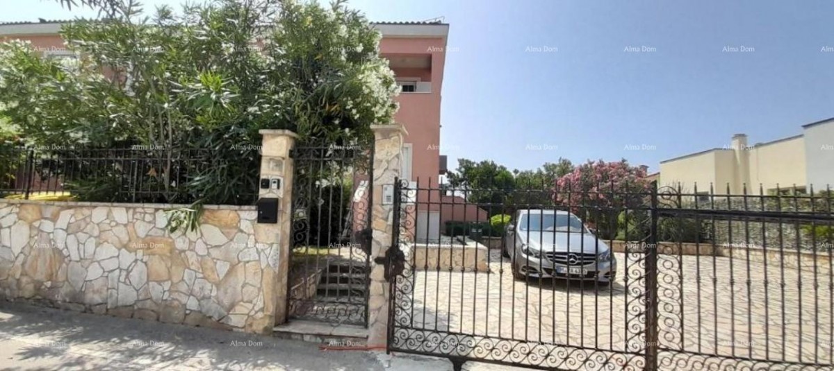Excellent opportunity! PROPERTY WITH USAGE PERMIT. Exclusive sale of an apartment in a prime location with a garden and parking space. Sea view! Pošesi, Medulin!! 22