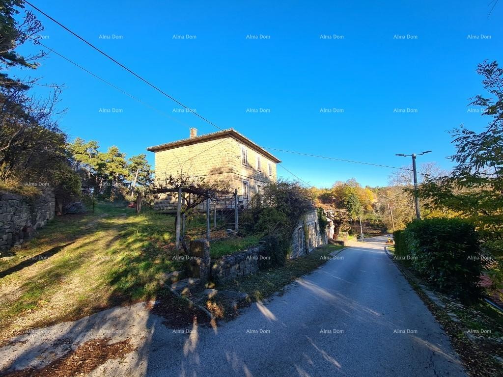 We are selling an old Istrian stone house with a view of Grožnjan. 16