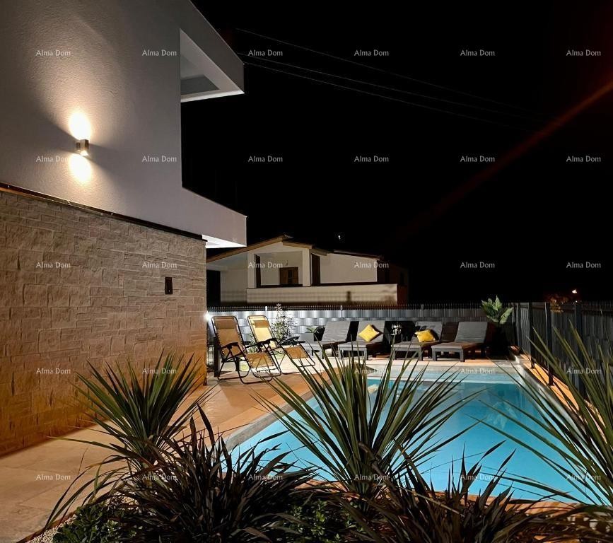 Современный дом с бассейном в Медулине 17