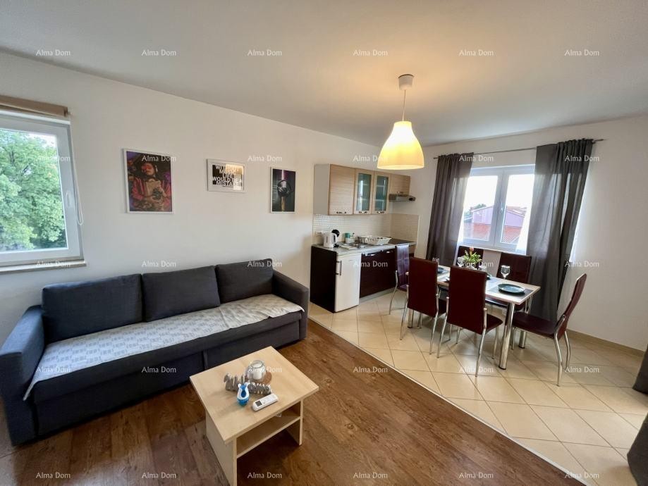 Prodaje se dvosoban, dvoetažni stan blizu Poreča Špadići – 82 m². 2