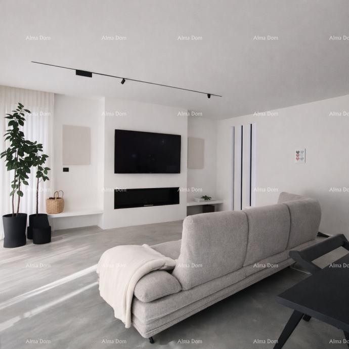 For sale: single-story house in a quiet part of Labin. 4