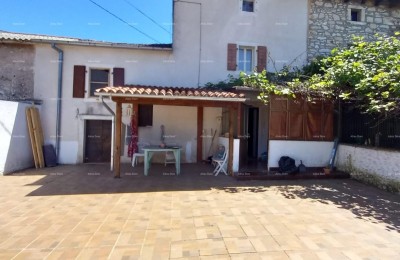 Продается очаровательный истрийский дом с просторным двором – Вальтура