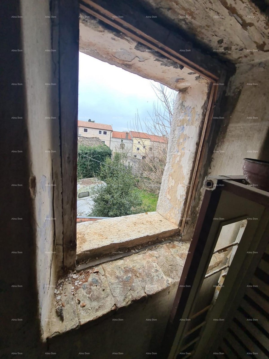 Izvrsna prilika! Prodaje se stara kamena kuća u Peroju! 11