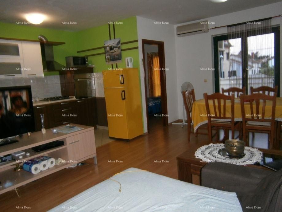 Умаг, четырехкомнатная квартира в новостройке, 200 м от моря 1