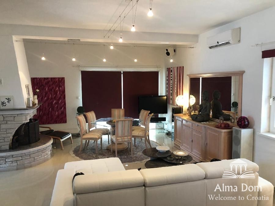 5 star holiday villa. 4