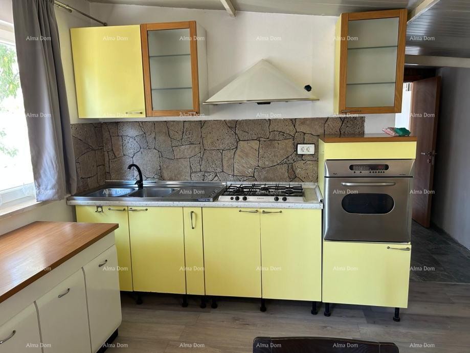 Pula – Valdebek, nezavršena prizemnica s okućnicom 3